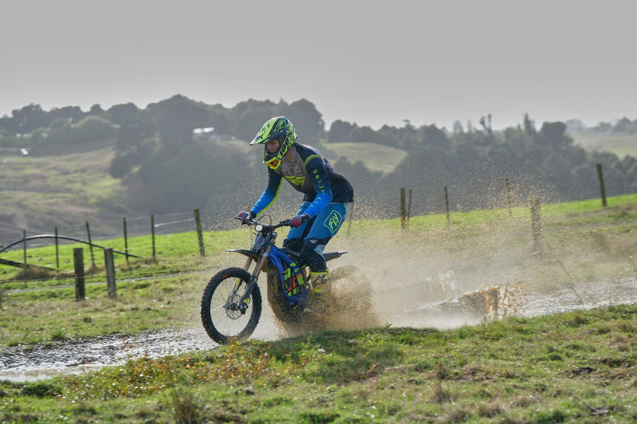 Ujęcia Sur-Ron Light Bee w terenie 2