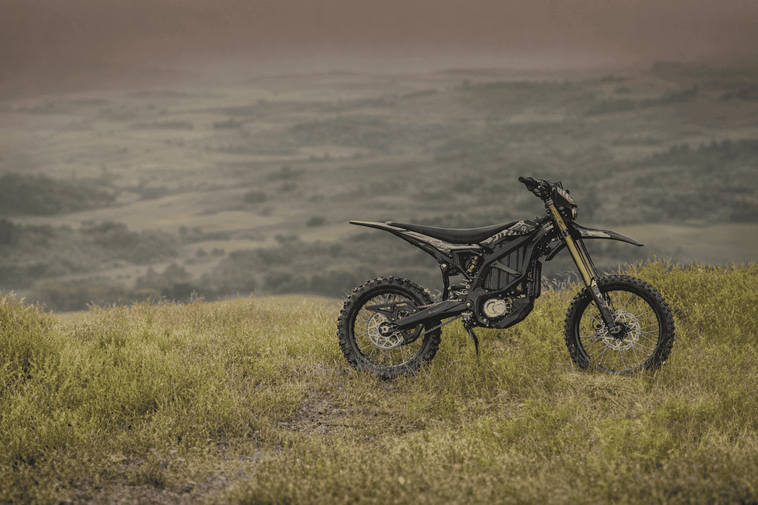 Ujęcia Sur-Ron Ultra Bee w terenie 5